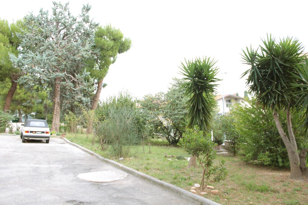 Bed and Breakfast Pino Marittimo à Civitanova Marche Extérieur photo